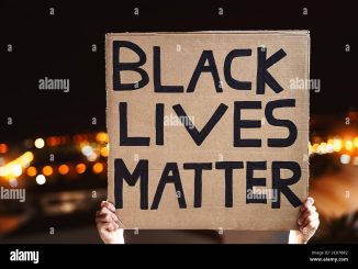 black-lives-matter-movimiento-activista-que-protesta-contra-el-racismo-y-lucha-por-la-igualdad-protesta-social-y-concepto-de-derechos-humanos-2c07br2